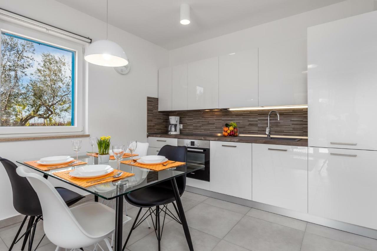 Olea Residence Пореч Екстериор снимка